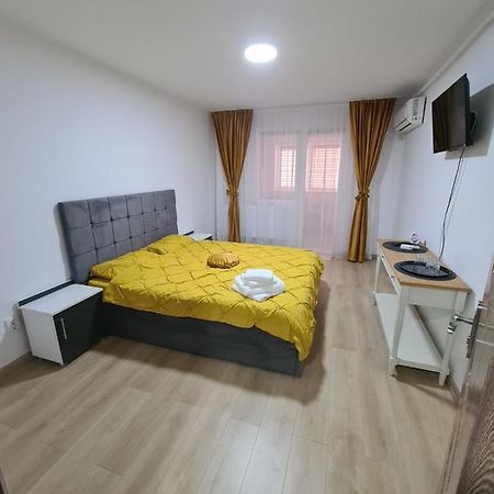 شقة Garsoniera Luxury Kevin بيتستِ المظهر الخارجي الصورة